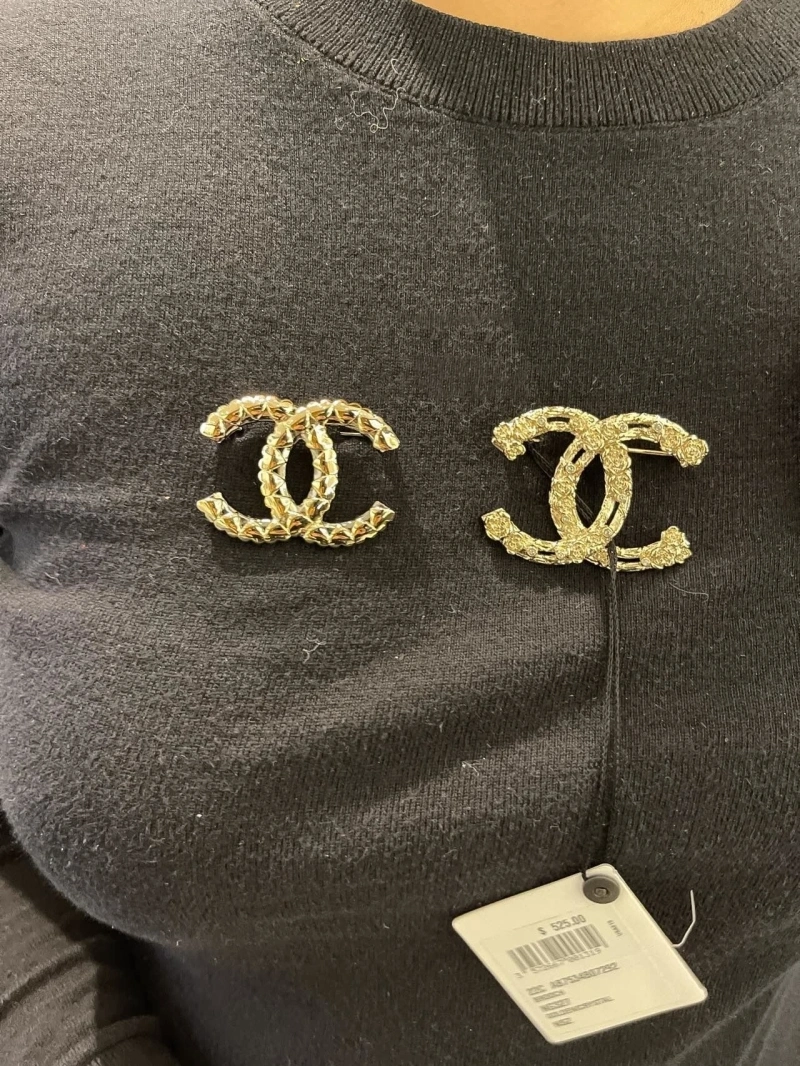WellDesigned Chxnxl Brooches 290694