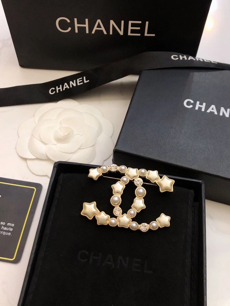 ModernLook Chxnxl Brooches 290696