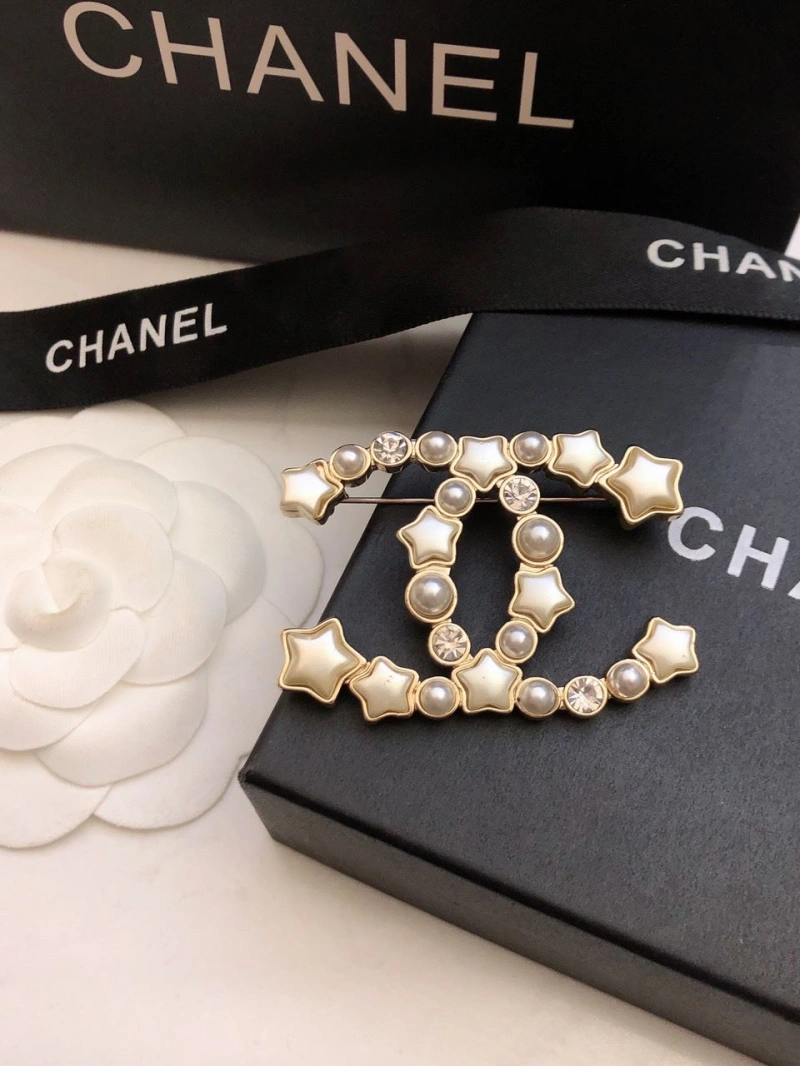 ModernLook Chxnxl Brooches 290696