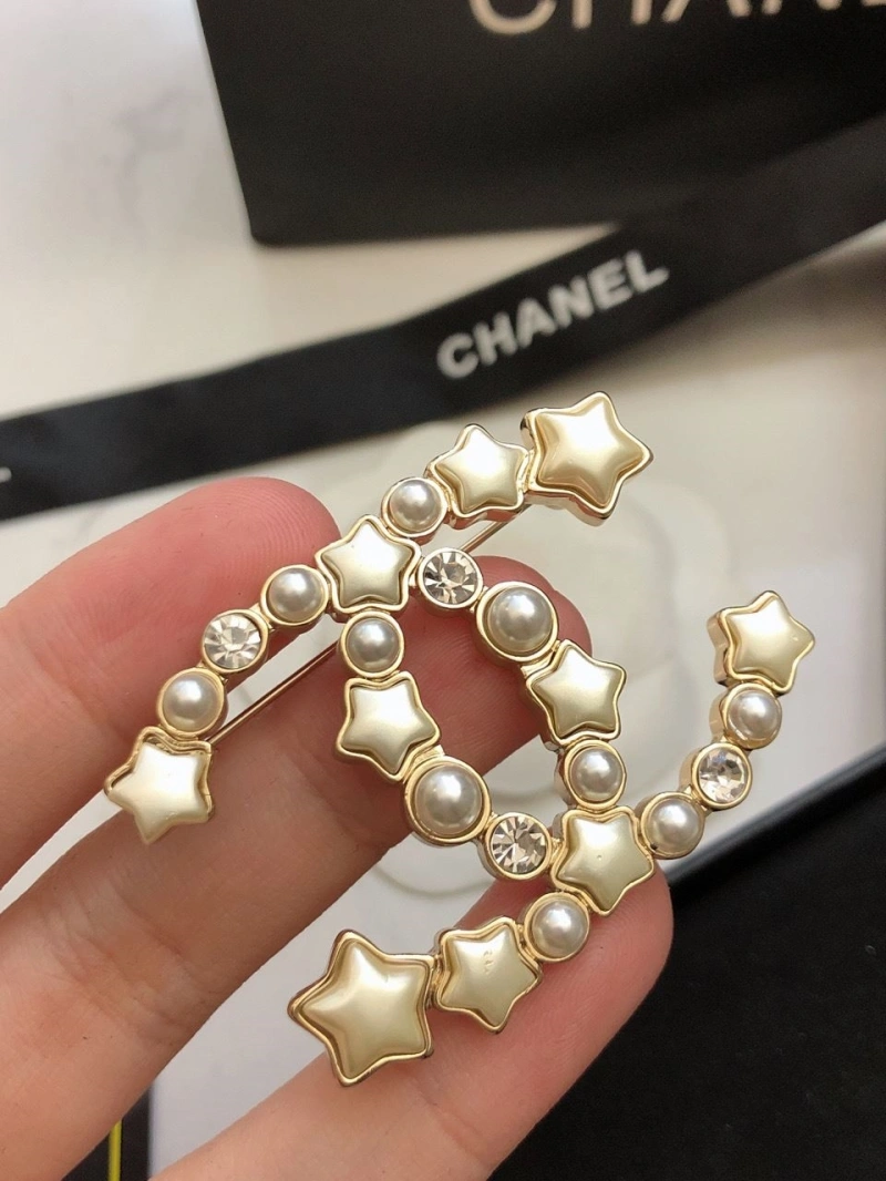 ModernLook Chxnxl Brooches 290696