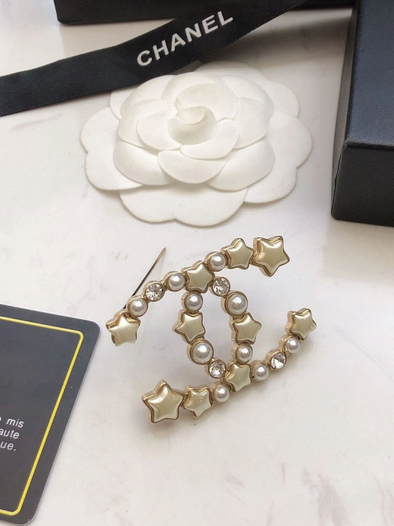 ModernLook Chxnxl Brooches 290696