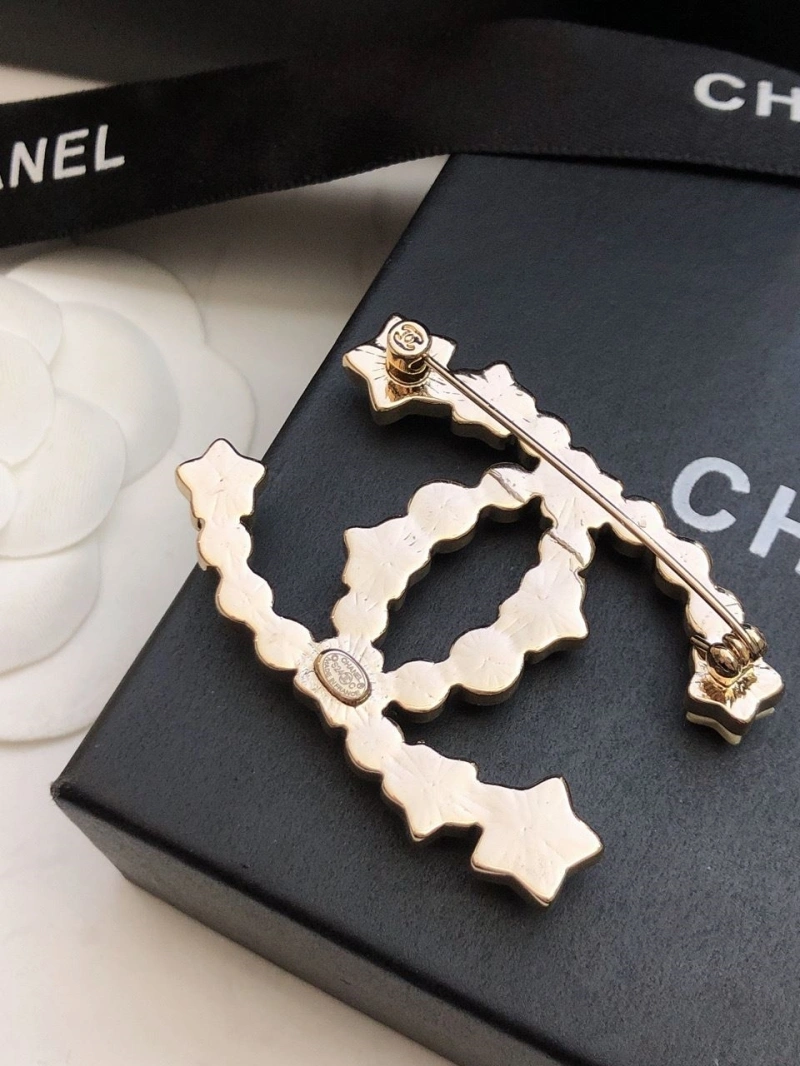 ModernLook Chxnxl Brooches 290696