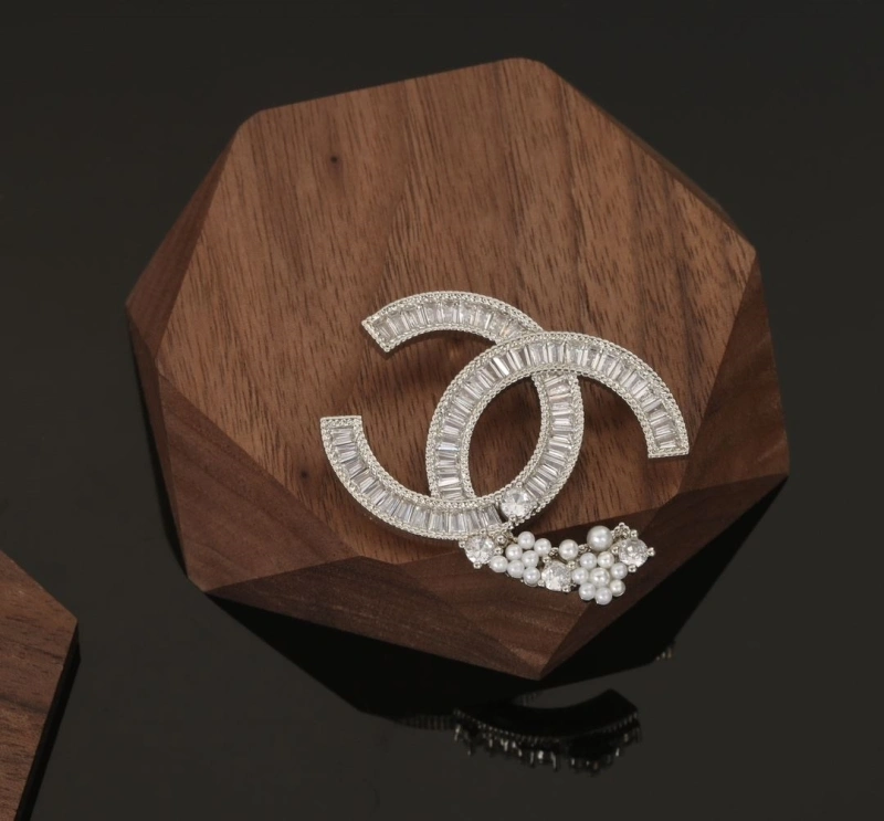 Trendy Chxnxl Brooches 290692