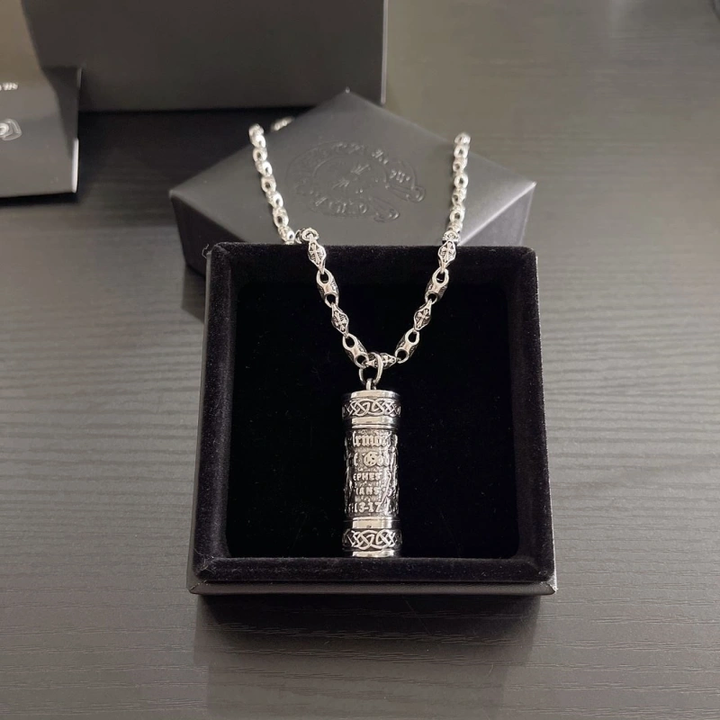 Resilient Chrxmx Hxxrts Necklaces 298951