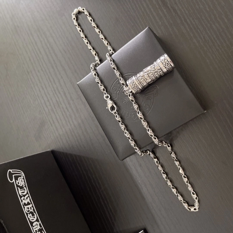 Resilient Chrxmx Hxxrts Necklaces 298951
