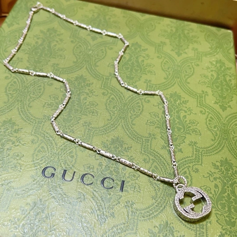 EyeCatching Gxccx Necklaces 304051