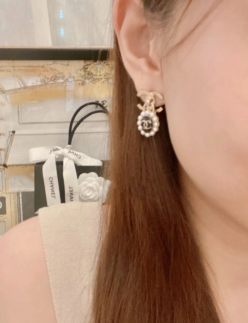 Minimalist Chxnxl Earrings 290462