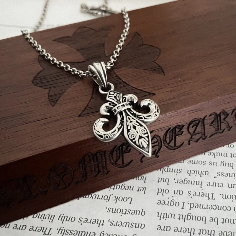 Sleek Chrxmx Hxxrts Necklaces 298922