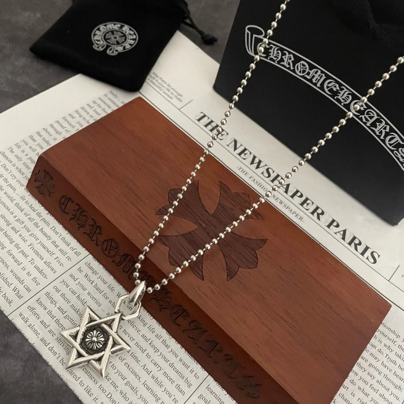 Chrxmx Hxxrts Necklaces EyeCatching 298937