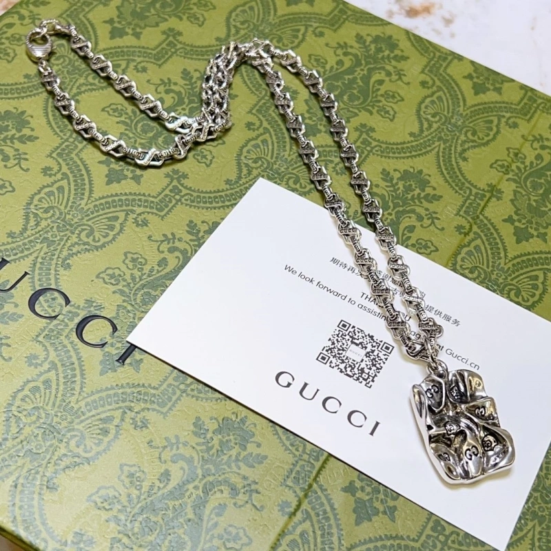 EyeCatching Gxccx Necklaces 304026