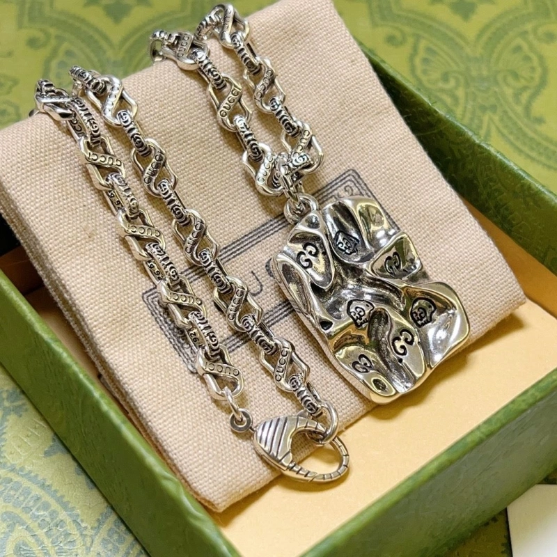 EyeCatching Gxccx Necklaces 304026