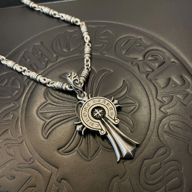 Stylish Chrxmx Hxxrts Necklaces 298920