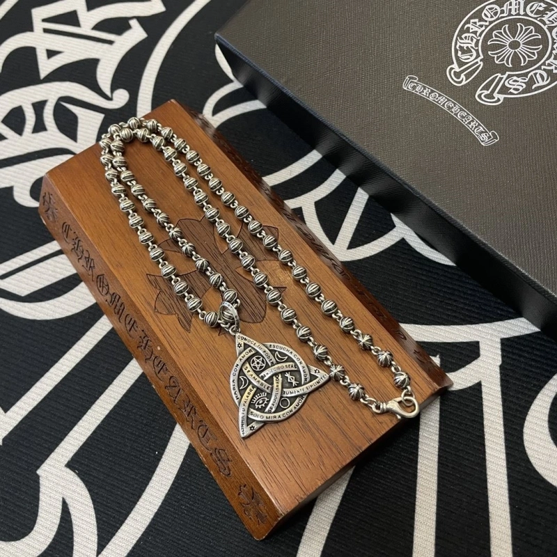 Lightweight Chrxmx Hxxrts Necklaces 298918