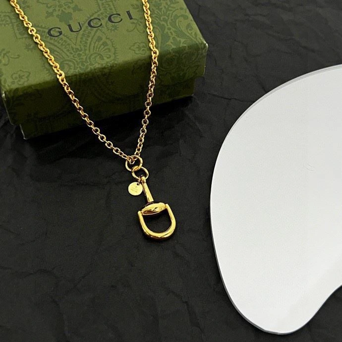 Compact Gxccx Necklaces 304017