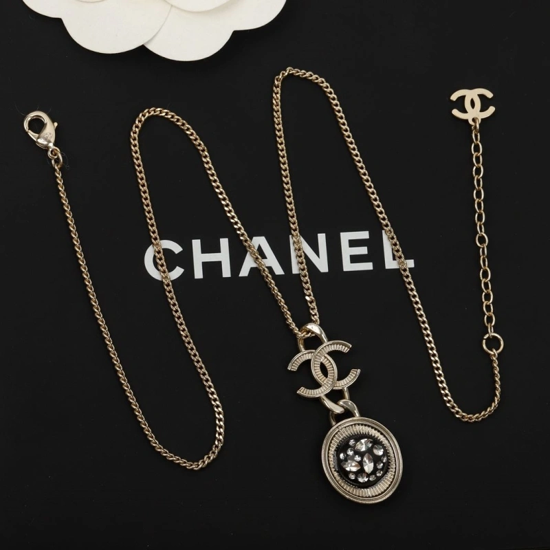 Stylish Chxnxl Necklaces 289768