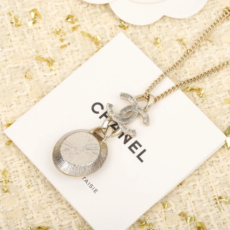 Stylish Chxnxl Necklaces 289768