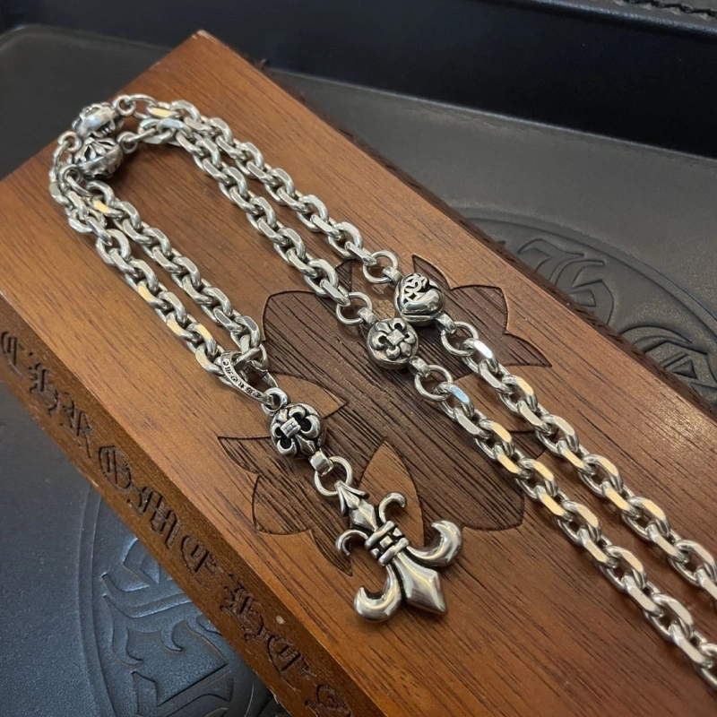 Resilient Chrxmx Hxxrts Necklaces 298903