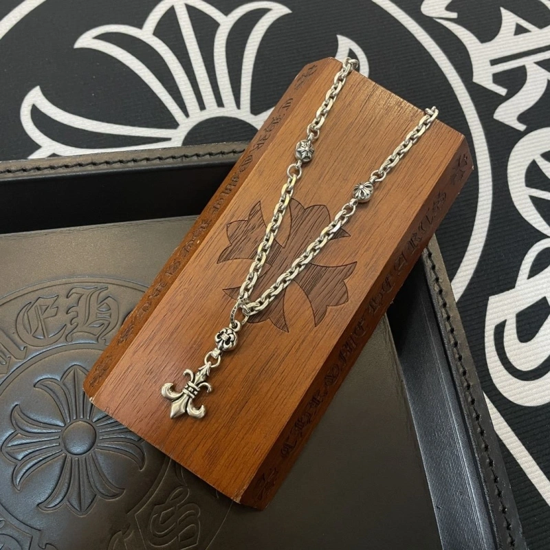Resilient Chrxmx Hxxrts Necklaces 298903