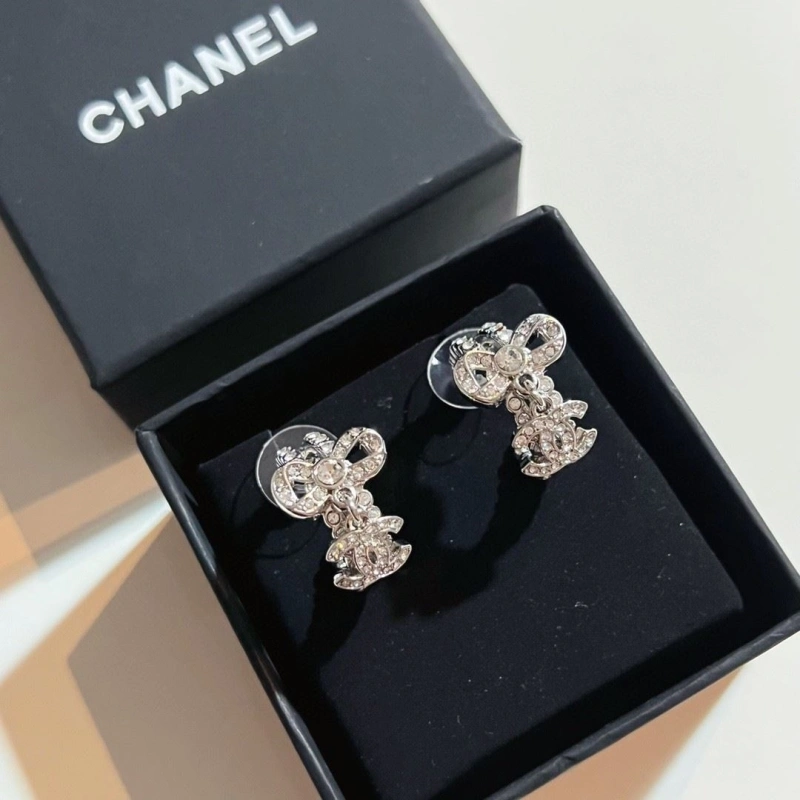 Efficient Chxnxl Earrings 290430