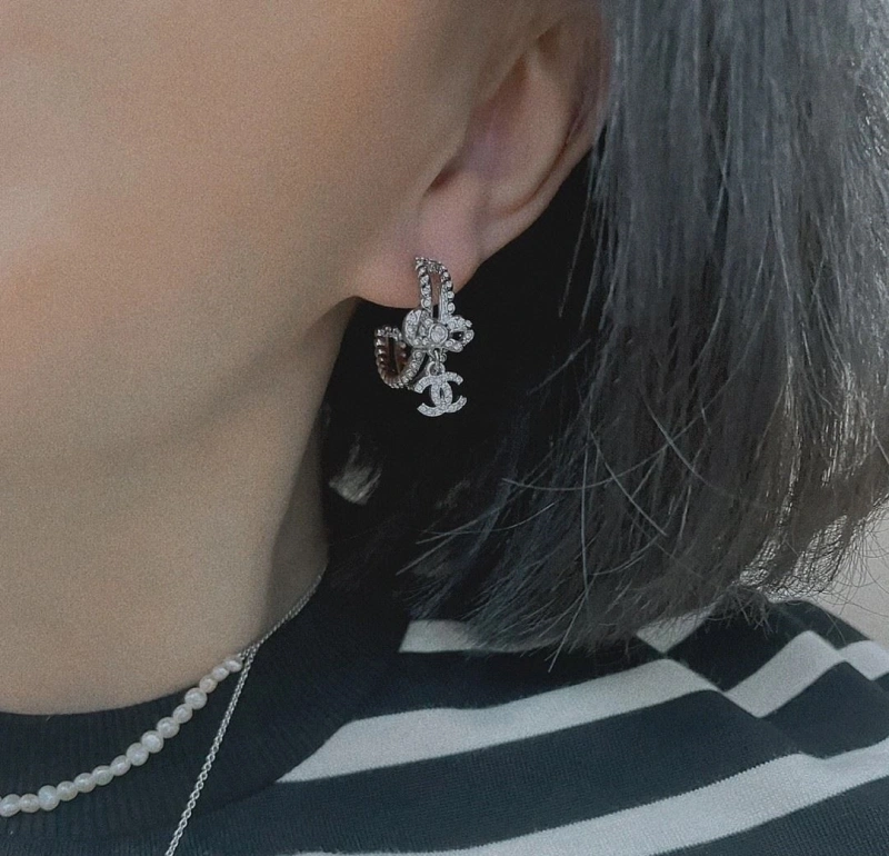 Efficient Chxnxl Earrings 290430