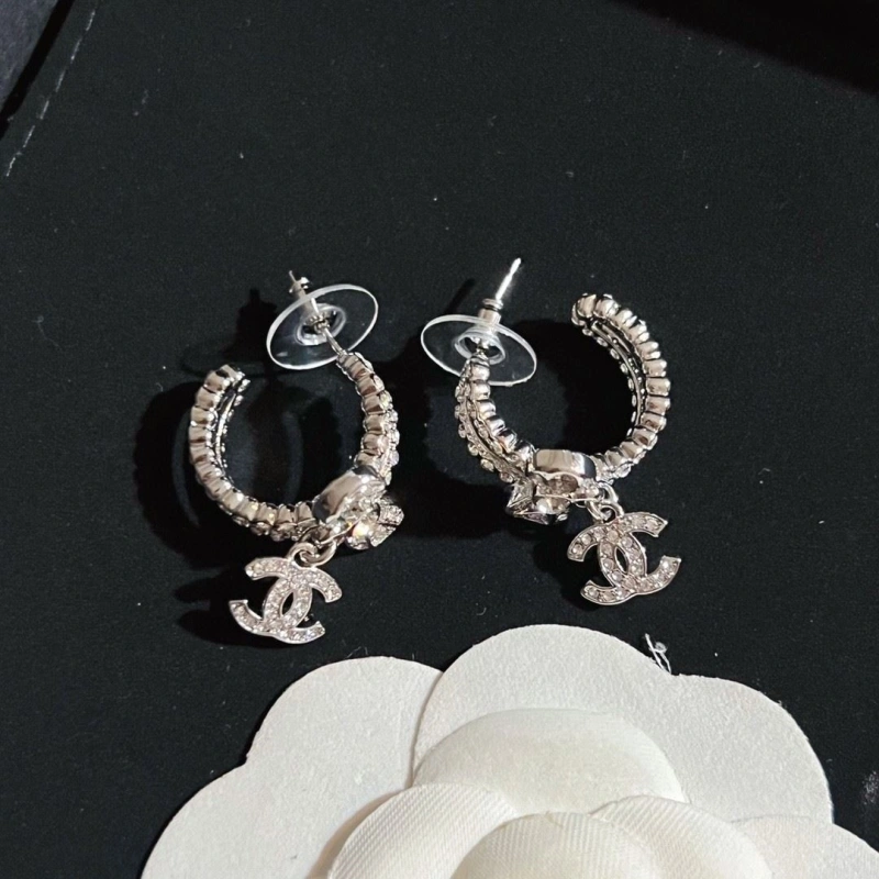 Efficient Chxnxl Earrings 290430
