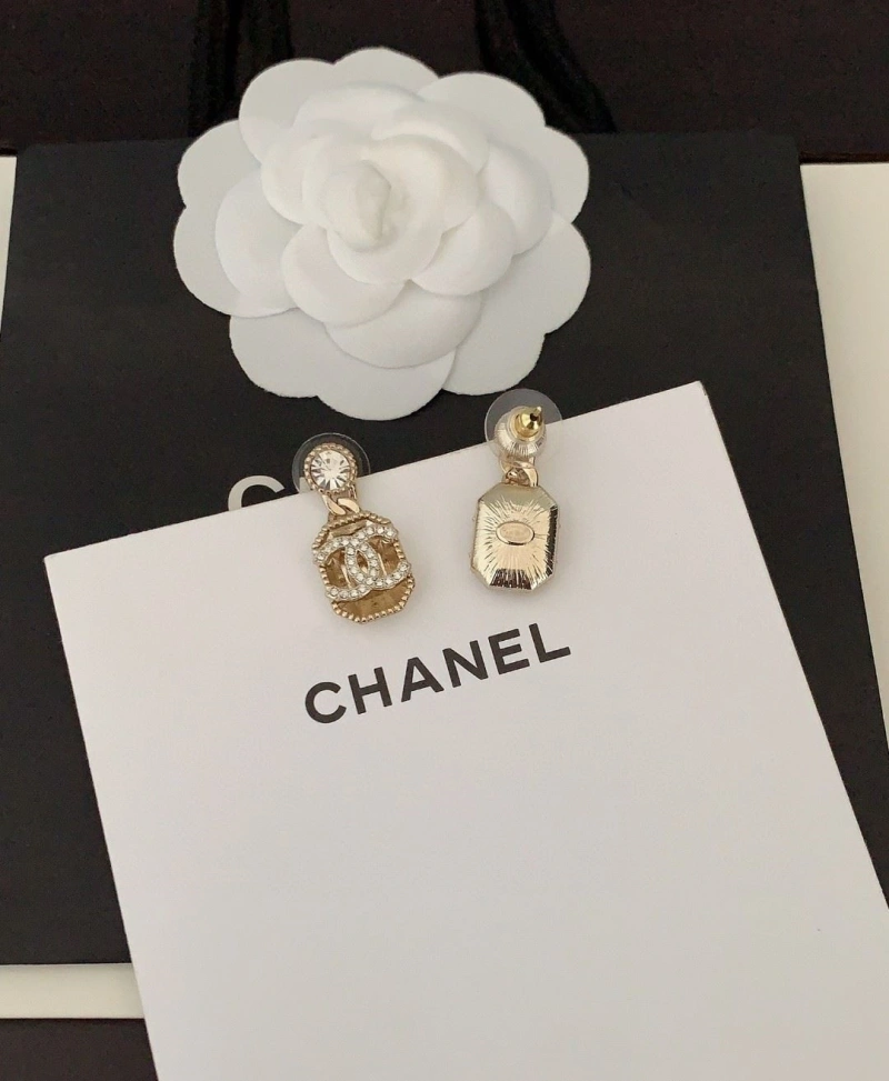 Resilient Chxnxl Earrings 290426