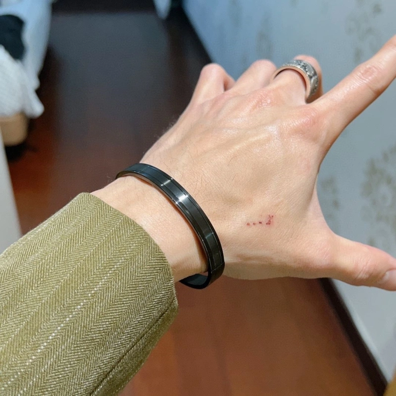 Cozy Gxccx Bracelets 304514
