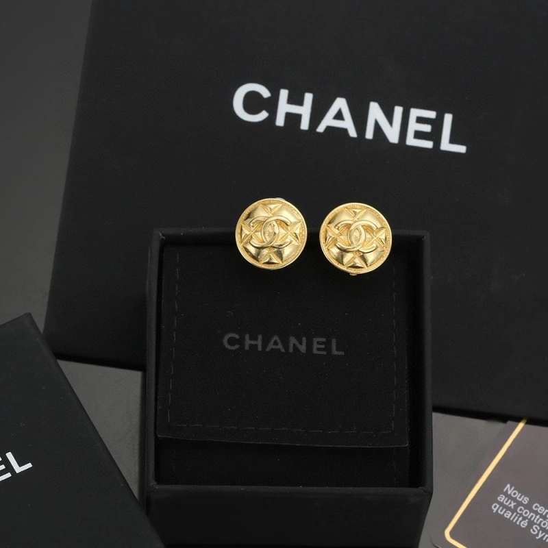 Chxnxl Earrings EyeCatching 290407