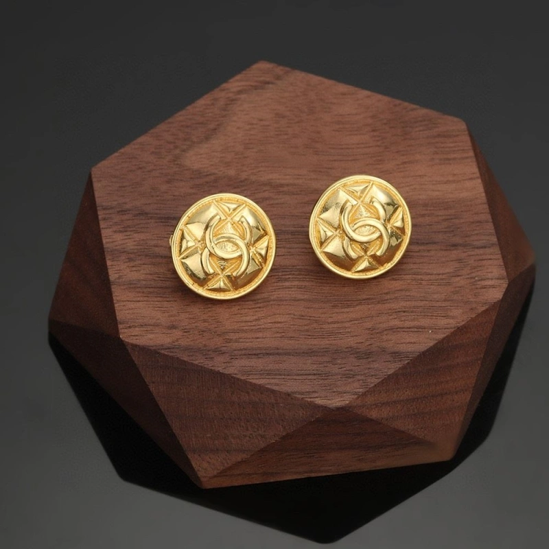 Chxnxl Earrings EyeCatching 290407