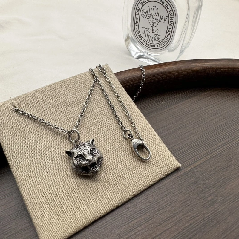 Gxccx Necklaces Affordable 303958