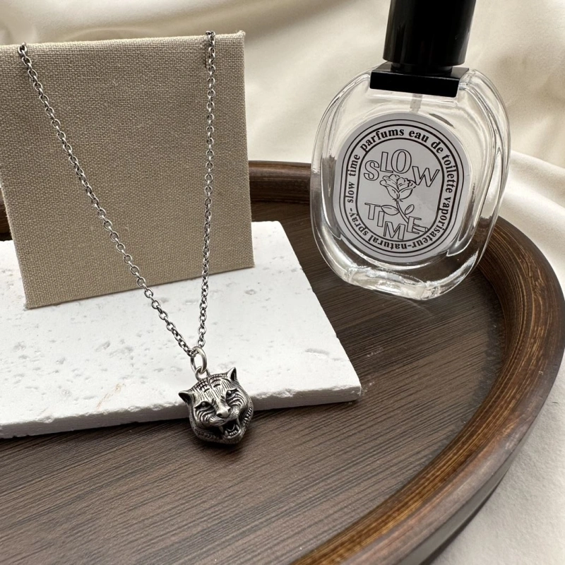Gxccx Necklaces Affordable 303958