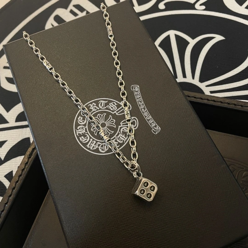 Breathable Chrxmx Hxxrts Necklaces 298875