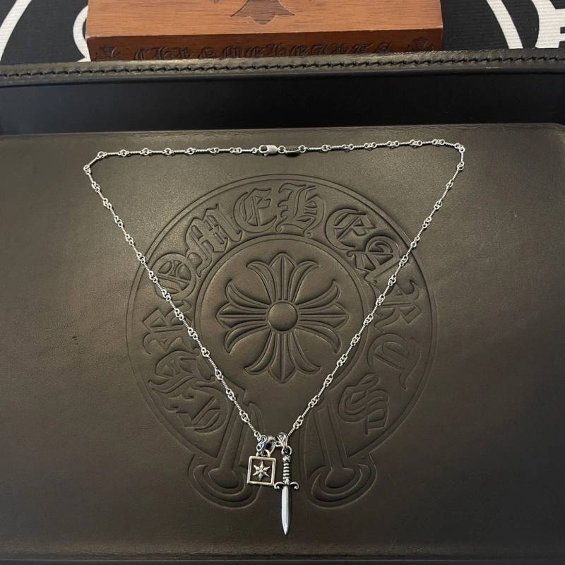 Stylish Chrxmx Hxxrts Necklaces 298877