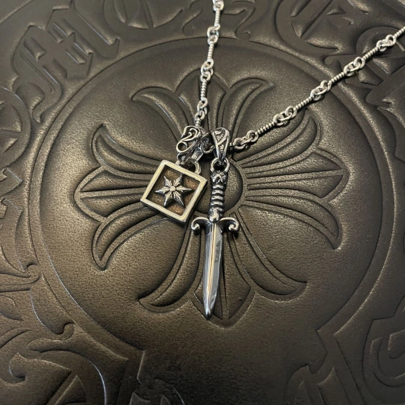 Stylish Chrxmx Hxxrts Necklaces 298877