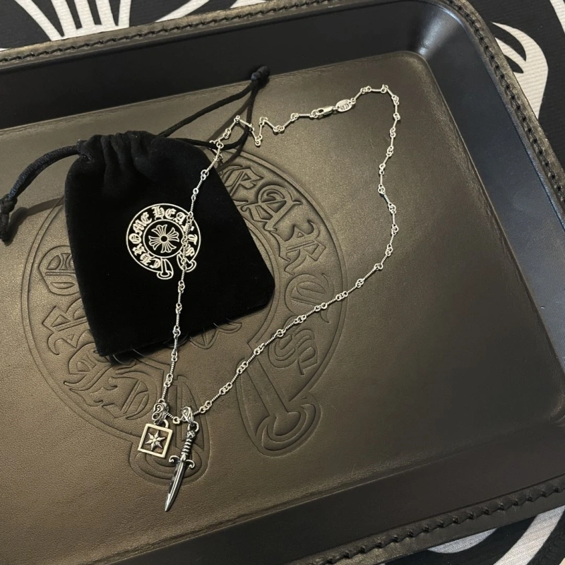 Stylish Chrxmx Hxxrts Necklaces 298877