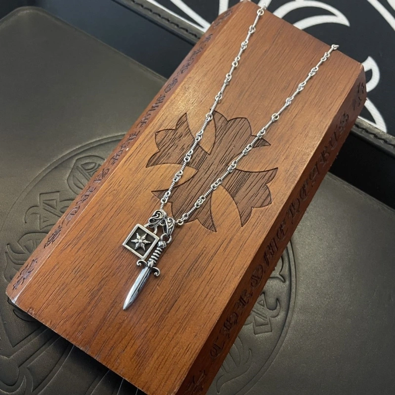 Stylish Chrxmx Hxxrts Necklaces 298877