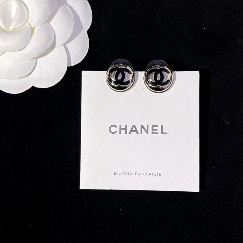 Breathable Chxnxl Earrings 290408