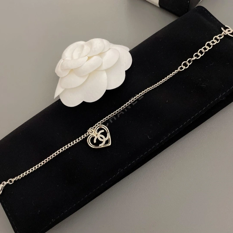 Comfortable Chxnxl Necklaces 289756