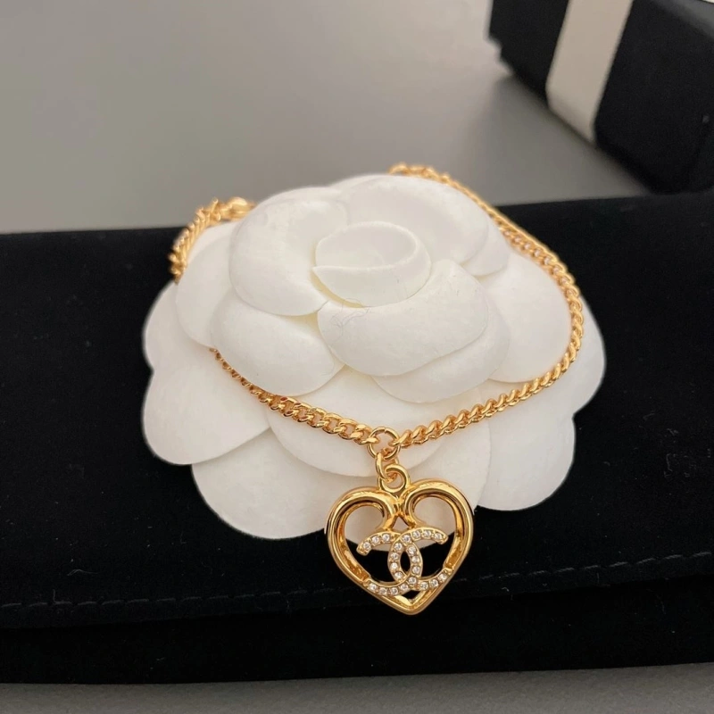 Comfortable Chxnxl Necklaces 289756