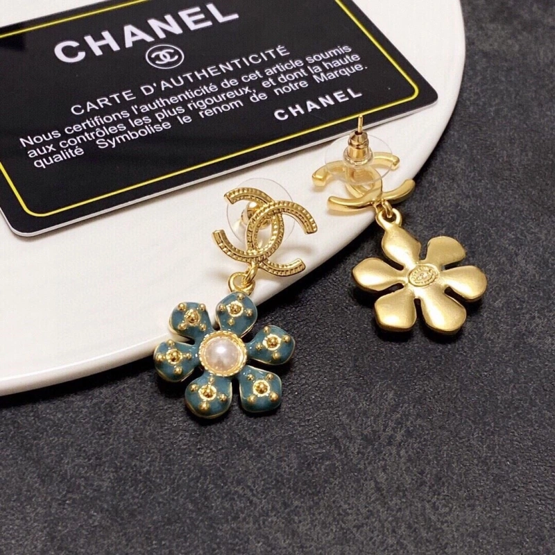 Efficient Chxnxl Earrings 290405
