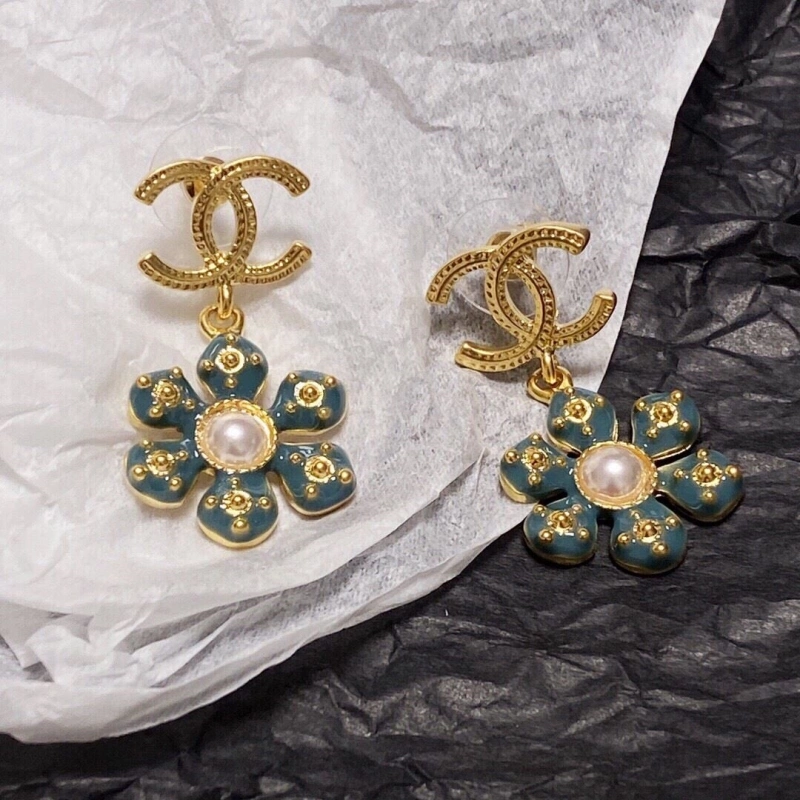 Efficient Chxnxl Earrings 290405