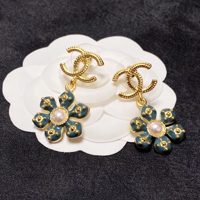 Efficient Chxnxl Earrings 290405