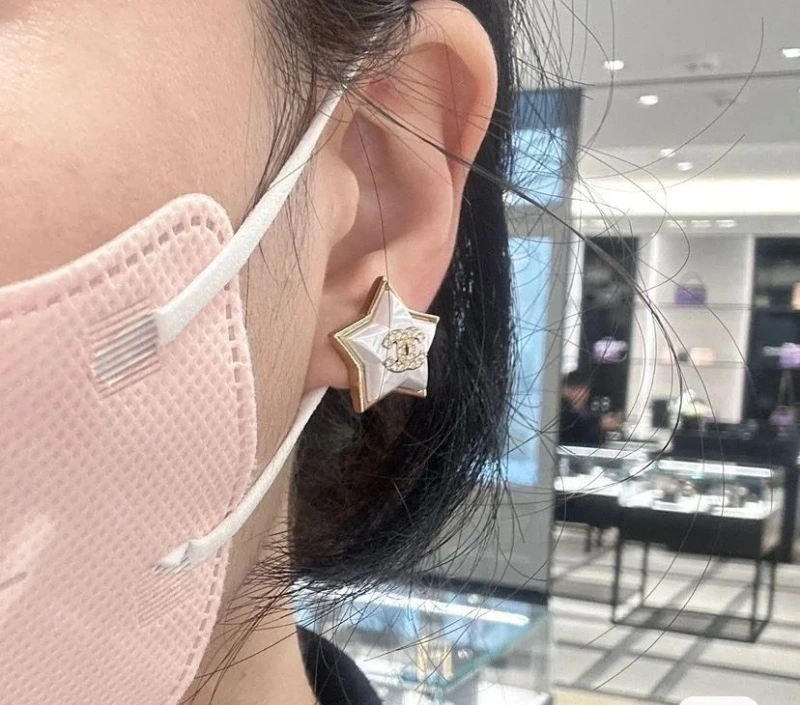 Functional Chxnxl Earrings 290403