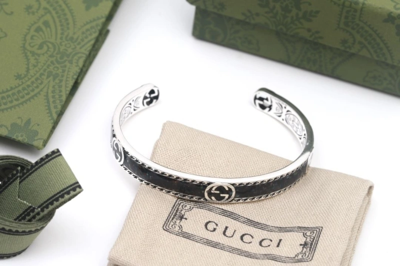 Fashionable Gxccx Bracelets 304501