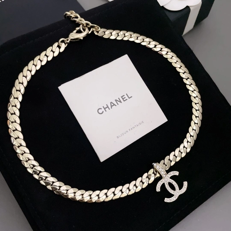 EyeCatching Chxnxl Necklaces 289757