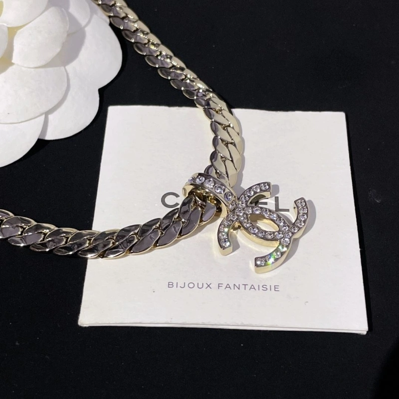 EyeCatching Chxnxl Necklaces 289757