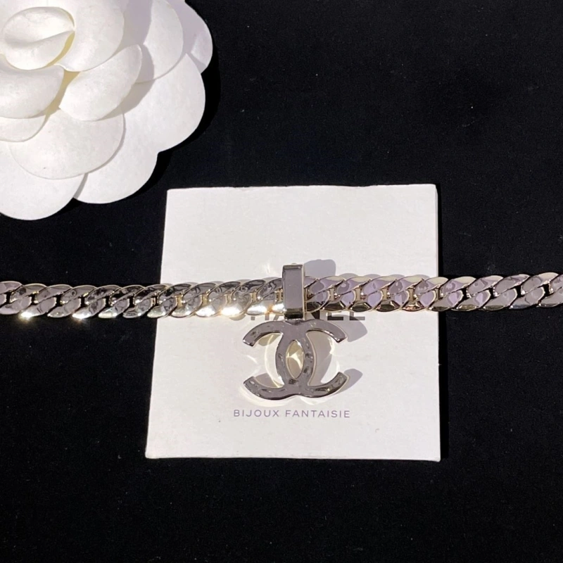 EyeCatching Chxnxl Necklaces 289757