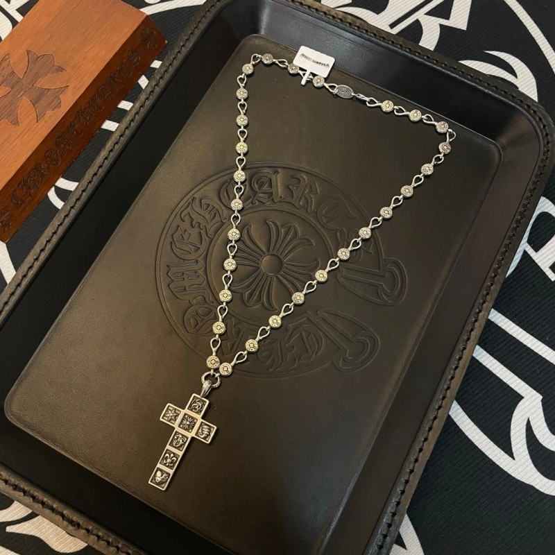 Vibrant Chrxmx Hxxrts Necklaces 298871
