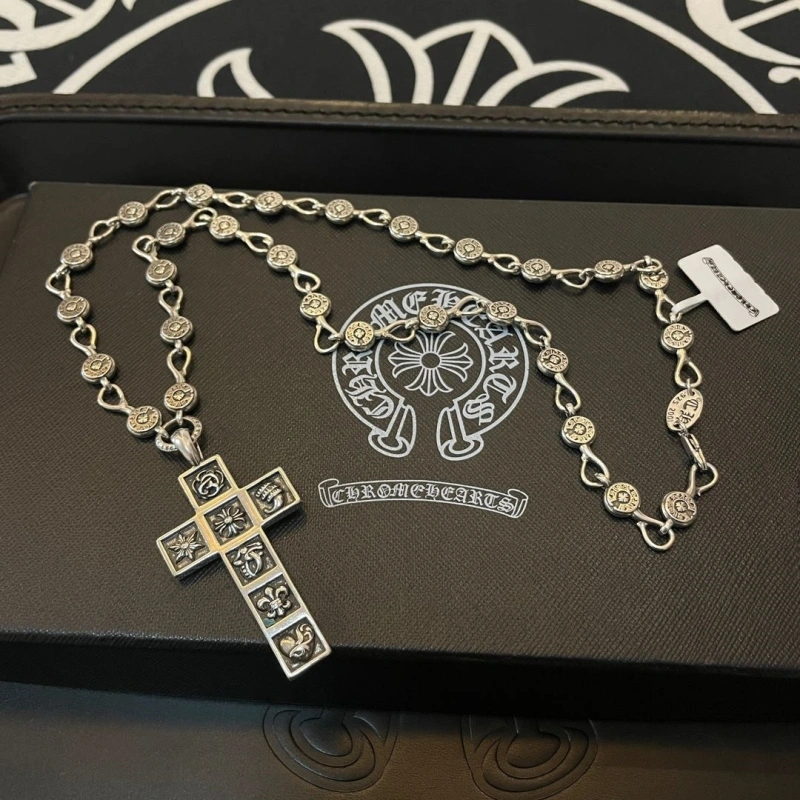 Vibrant Chrxmx Hxxrts Necklaces 298871