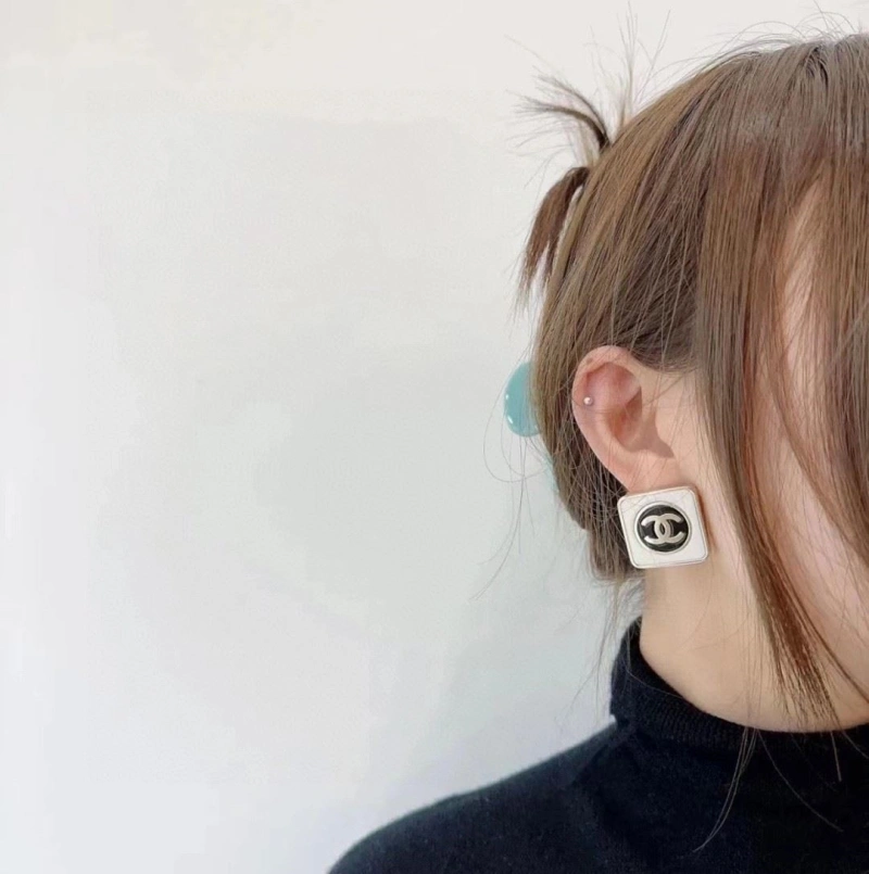 Soft Chxnxl Earrings 290393